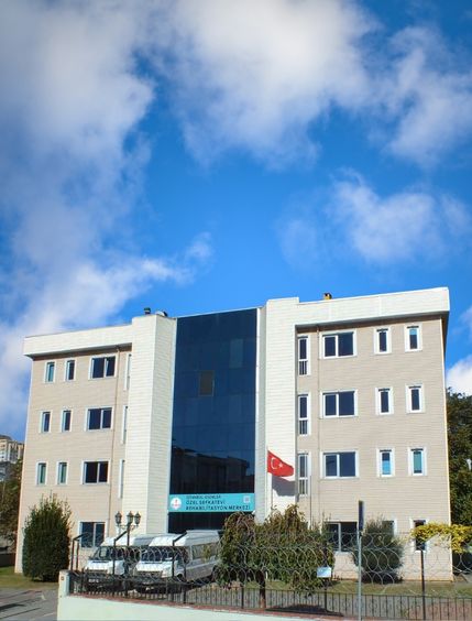 hakkimizda_icerik_sevkatevi_bina